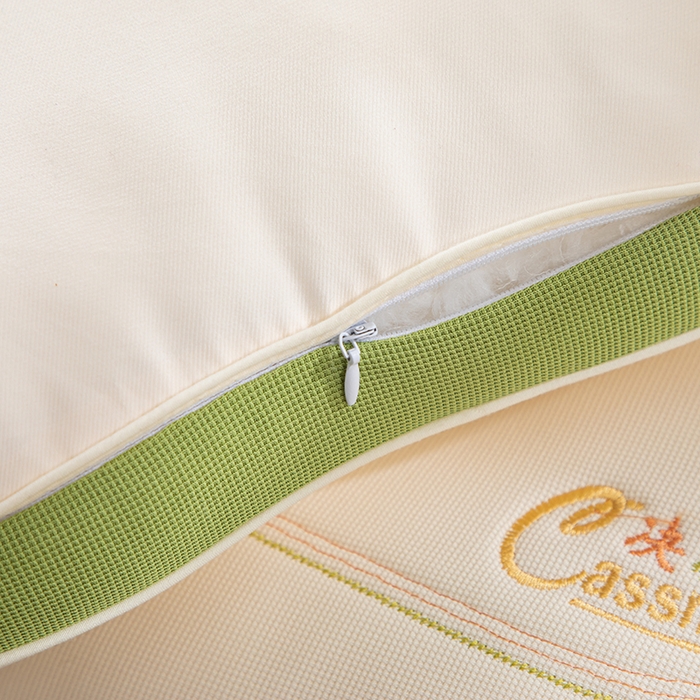 91家纺网 家纺一手货源 找家纺 圣之寐   2025新款新品  紫荆花决决子枕头枕芯 紫荆花决决子枕绿色48*74 