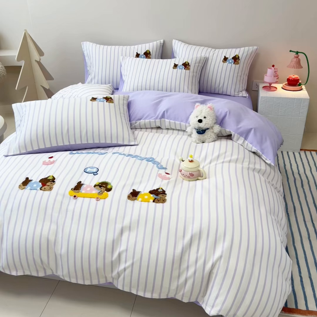 91家纺网 家纺一手货源 找家纺 呗旺鹿 2025新款全棉纯棉条纹毛巾绣卡通单枕套 枕套单件 紫条纹-狗狗派对