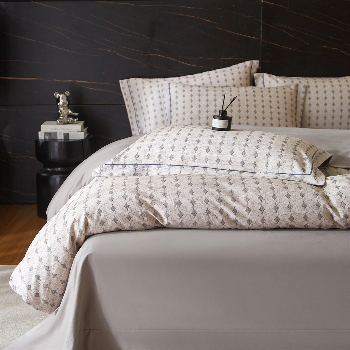 91家纺网 家纺一手货源 找家纺 曼秀琳 2025秋冬新款32支超柔生态磨毛四件套 拾光-灰