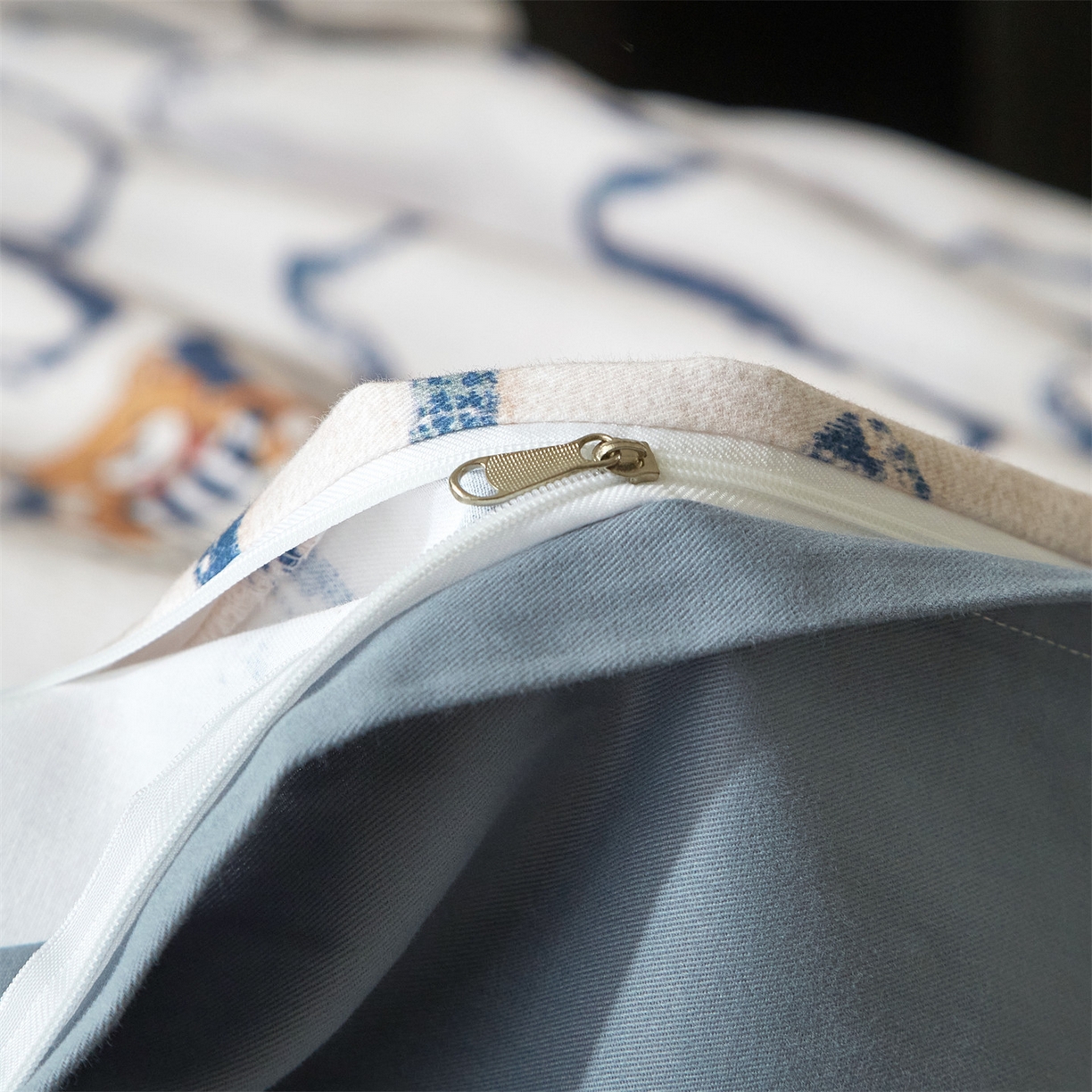 91家纺网 家纺一手货源 找家纺 曼秀琳 2025秋冬新款32支超柔生态磨毛四件套 幸运熊-蓝