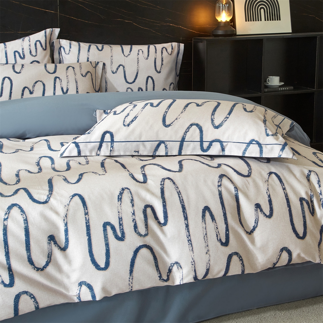 91家纺网 家纺一手货源 找家纺 曼秀琳 2025秋冬新款32支超柔生态磨毛四件套 幸运熊-蓝