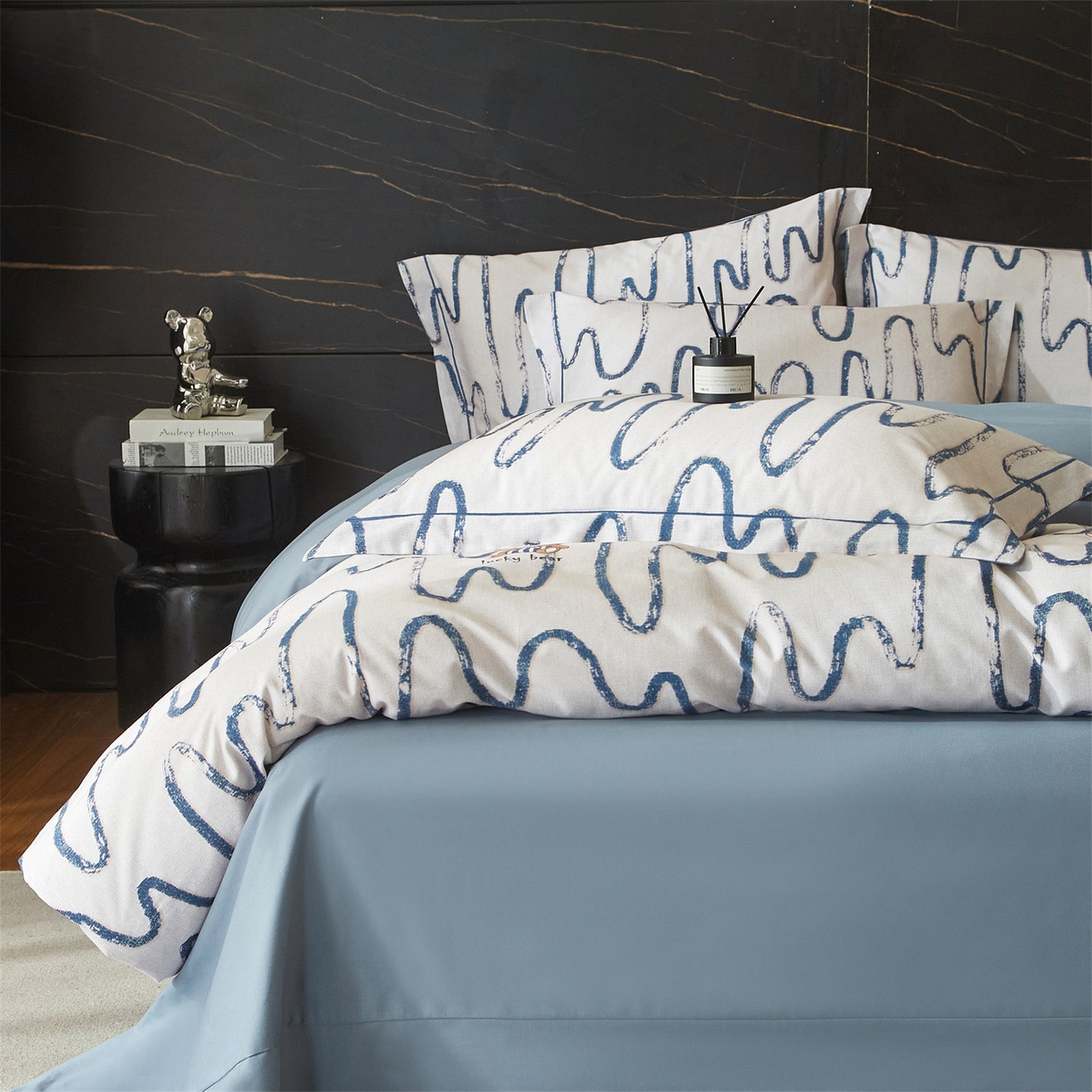 91家纺网 家纺一手货源 找家纺 曼秀琳 2025秋冬新款32支超柔生态磨毛四件套 幸运熊-蓝