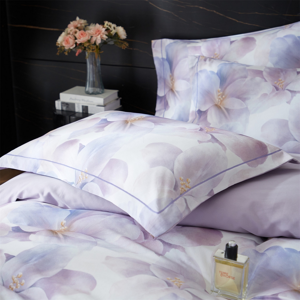 91家纺网 家纺一手货源 找家纺 曼秀琳 2025秋冬新款32支超柔生态磨毛四件套 郁郁幽兰-紫