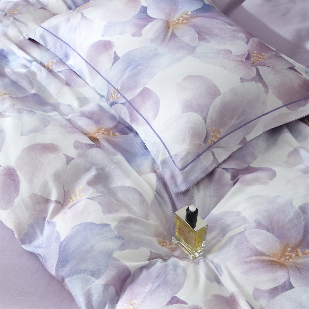 91家纺网 家纺一手货源 找家纺 曼秀琳 2025秋冬新款32支超柔生态磨毛四件套 郁郁幽兰-紫