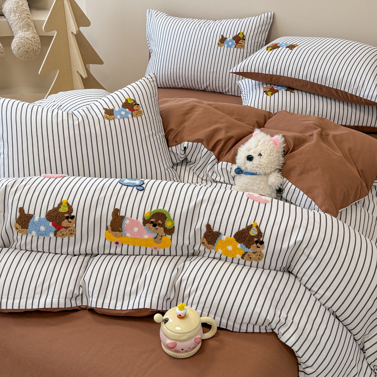 91家纺网 家纺一手货源 找家纺 呗旺鹿 2025新款全棉纯棉条纹毛巾绣卡通系列四件套 黑条纹-狗狗派对