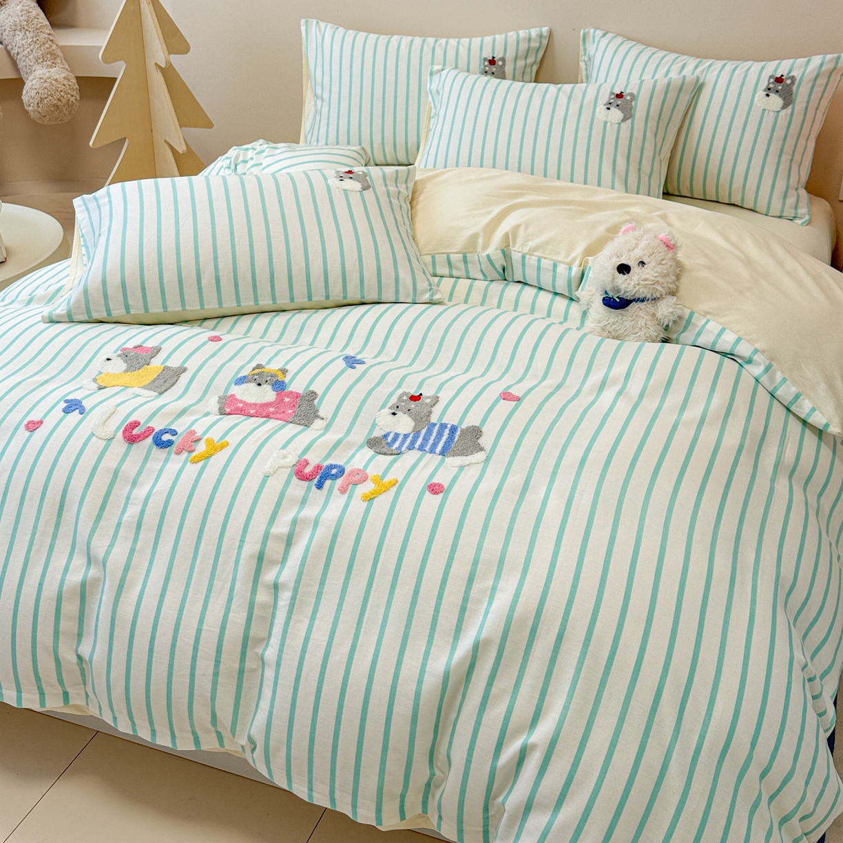 91家纺网 家纺一手货源 找家纺 呗旺鹿 2025新款全棉纯棉条纹毛巾绣卡通系列四件套 蓝条纹-奔跑的雪纳瑞