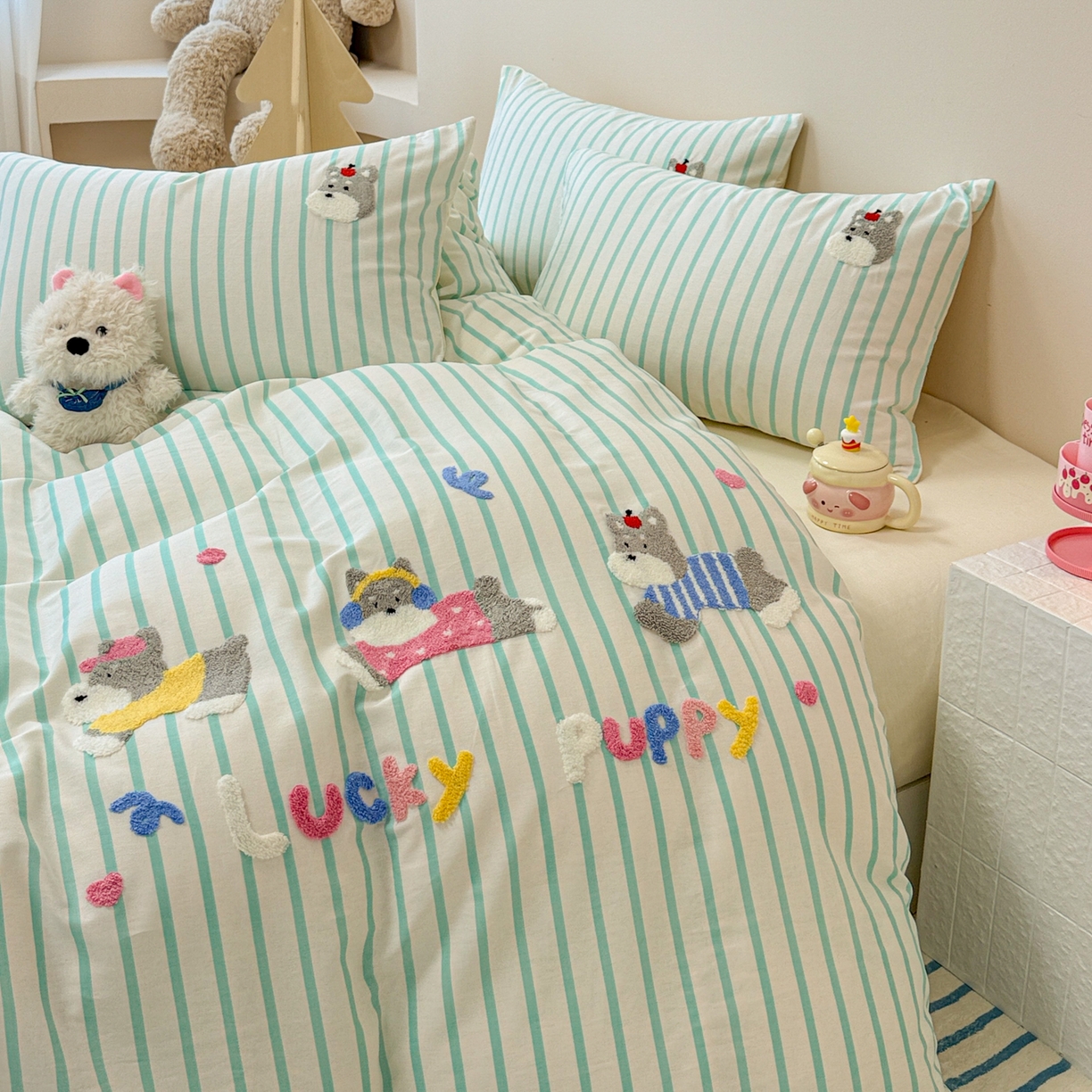 91家纺网 家纺一手货源 找家纺 呗旺鹿 2025新款全棉纯棉条纹毛巾绣卡通系列四件套 蓝条纹-奔跑的雪纳瑞