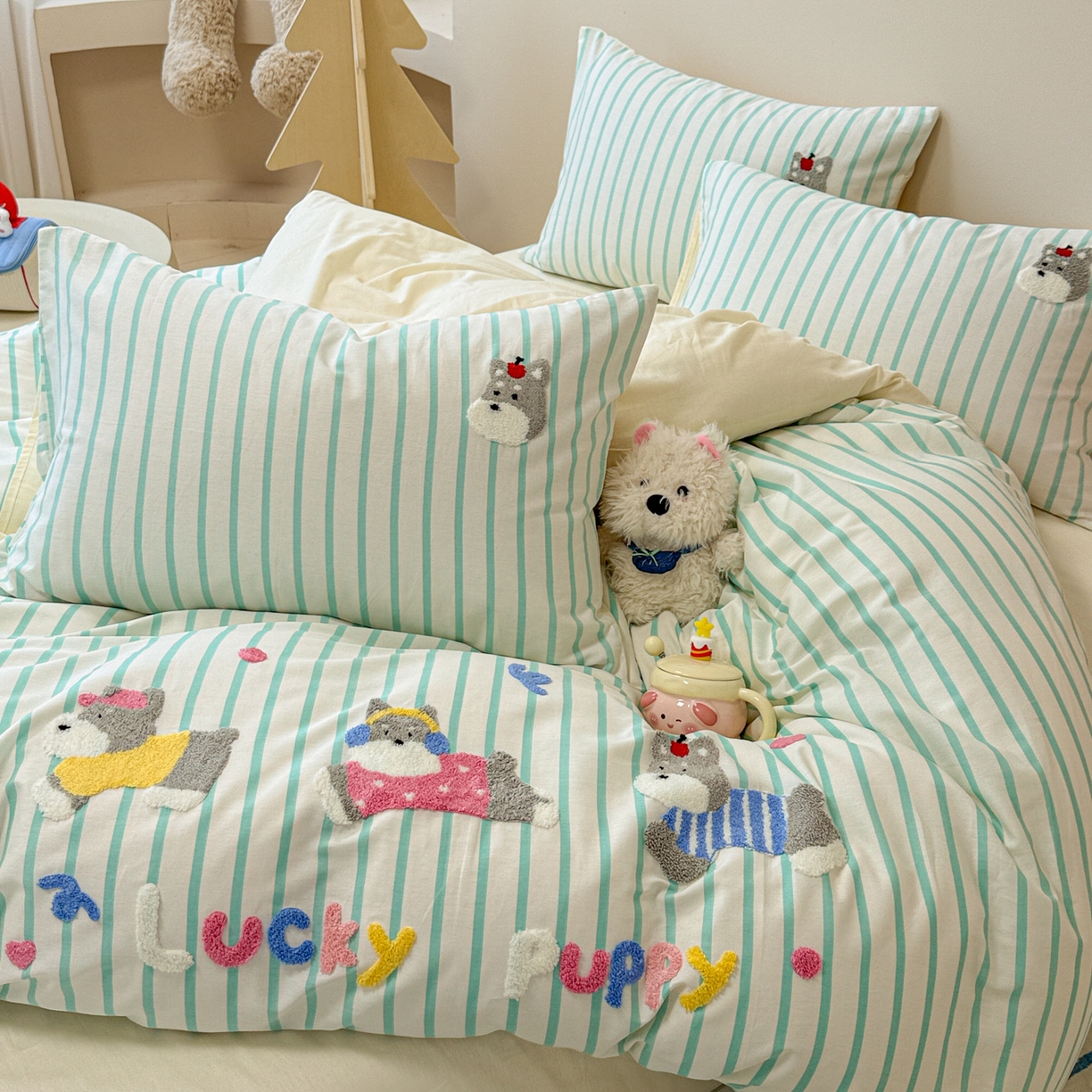 91家纺网 家纺一手货源 找家纺 呗旺鹿 2025新款全棉纯棉条纹毛巾绣卡通系列四件套 蓝条纹-奔跑的雪纳瑞