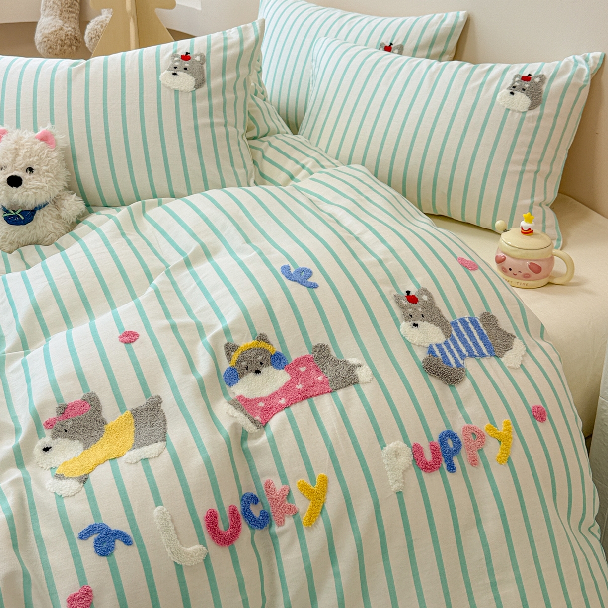 91家纺网 家纺一手货源 找家纺 呗旺鹿 2025新款全棉纯棉条纹毛巾绣卡通系列四件套 蓝条纹-奔跑的雪纳瑞