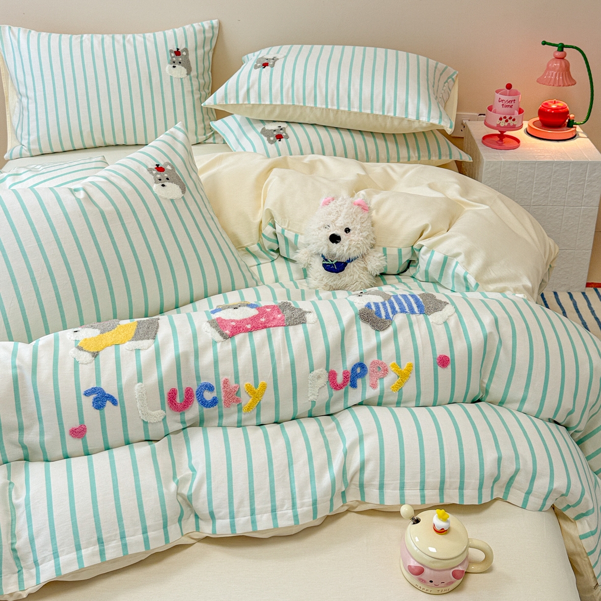 91家纺网 家纺一手货源 找家纺 呗旺鹿 2025新款全棉纯棉条纹毛巾绣卡通系列四件套 蓝条纹-奔跑的雪纳瑞