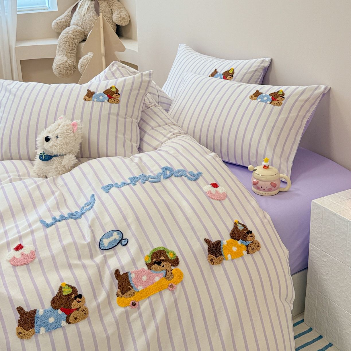 91家纺网 家纺一手货源 找家纺 呗旺鹿 2025新款全棉纯棉条纹毛巾绣卡通系列四件套 紫条纹-狗狗派对