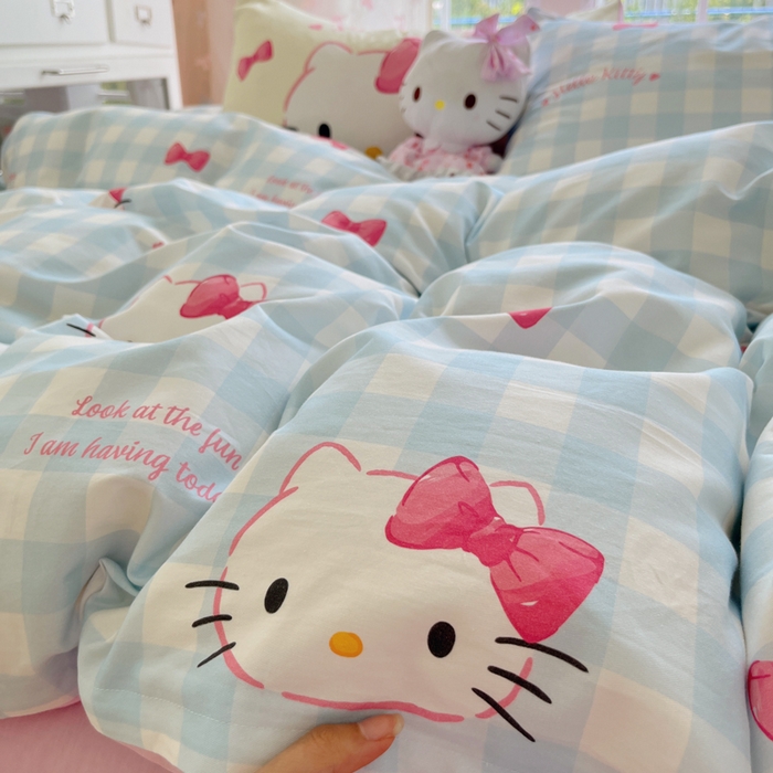 91家纺网 家纺一手货源 找家纺 桃子家居 2025新款三丽鸥正版授权卡通数码印花混搭纯棉印花系列四件套单品 棉三丽鸥-混搭乖巧kitty