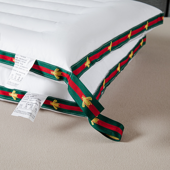 91家纺网 家纺一手货源 找家纺 圣之寐   2025新款全棉中国风纤柔低度枕头枕芯 蜜蜂低枕白色48*74高度6厘米左右