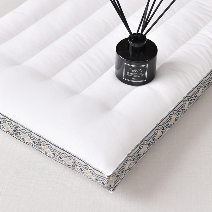 91家纺网 家纺一手货源 找家纺 圣之寐   2025新款全棉中国风纤柔低度枕头枕芯 中国风低枕-灰48*74高度6厘米左右