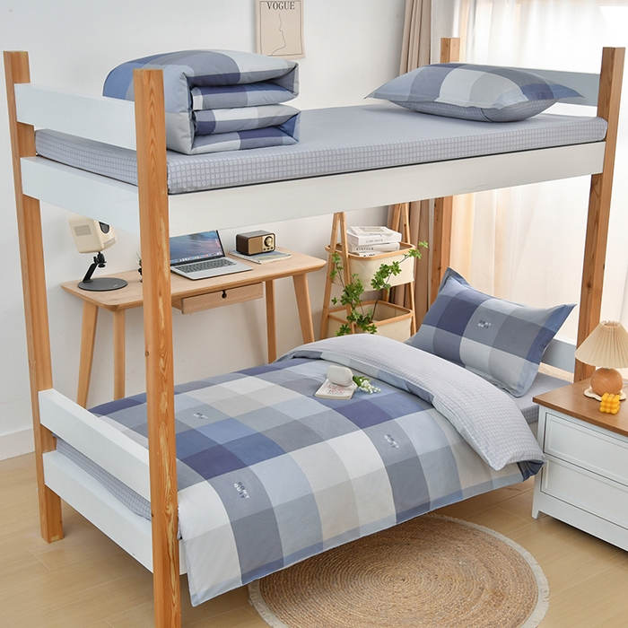 91家纺网 家纺一手货源 找家纺 （总）乐旗家纺 2025新款全棉13372印花学生上下铺套件宿舍三件套