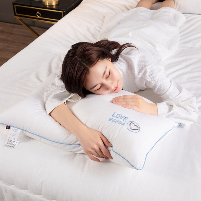 91家纺网 家纺一手货源 找家纺 （总）圣之寐   2025新款直播跑量特价送人礼品简约款动物绣花枕芯