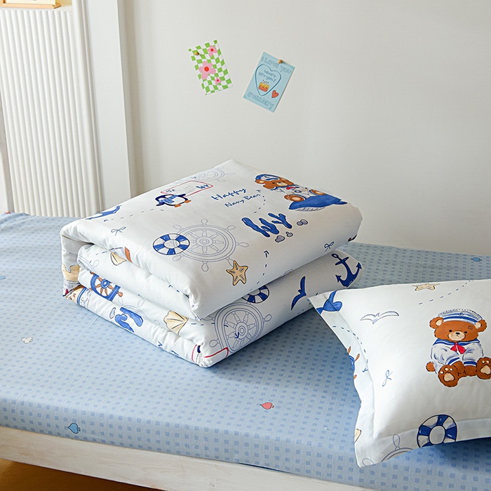 91家纺网 家纺一手货源 找家纺 禧安居 2025新款高支高密活性印染全棉印花三件套学生三件套宿舍三件套（支持定制尺寸） 航海小熊