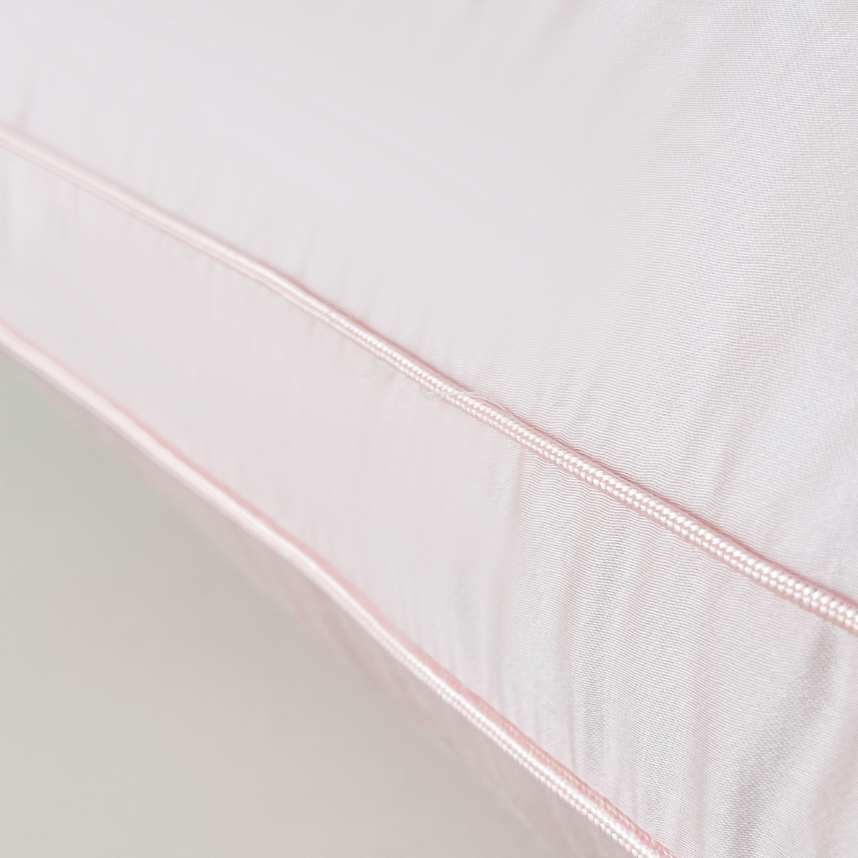 91家纺网 家纺一手货源 找家纺 橘夏家纺 2025新款莱赛尔天丝羽丝绒枕枕头枕芯 莱赛尔天丝枕-粉 48x74cm/只