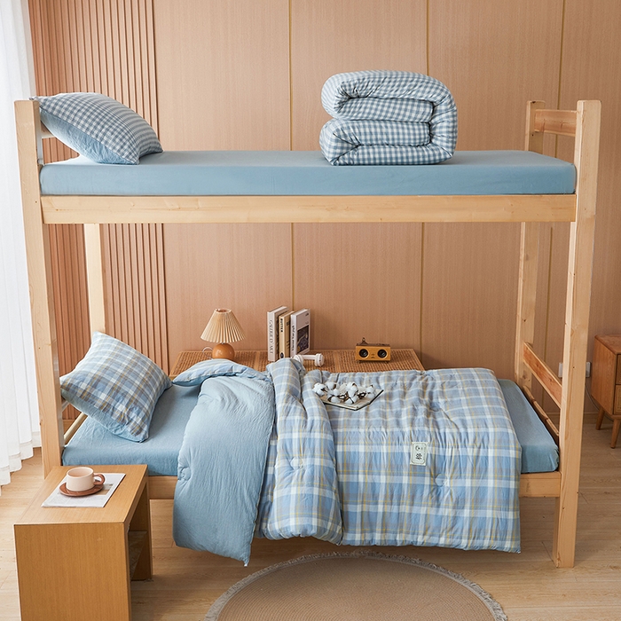 91家纺网 家纺一手货源 找家纺 熙宴家纺 2025新款无印风100%新疆棉花被学生床被子被芯 简兮蓝