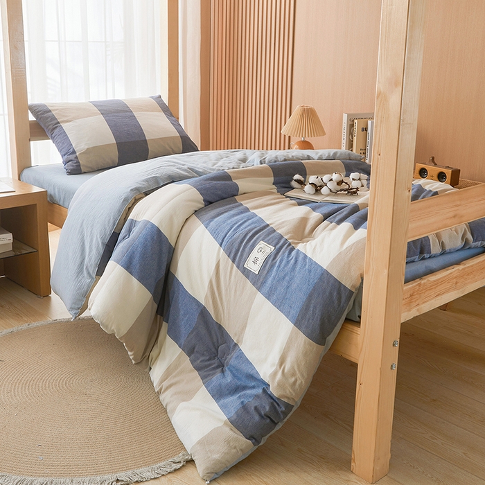 91家纺网 家纺一手货源 找家纺 熙宴家纺 2025新款无印风100%新疆棉花被学生床被子被芯 蓝大格