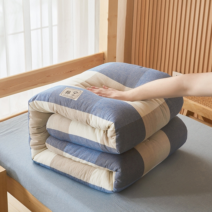 91家纺网 家纺一手货源 找家纺 熙宴家纺 2025新款无印风100%新疆棉花被学生床被子被芯 蓝大格