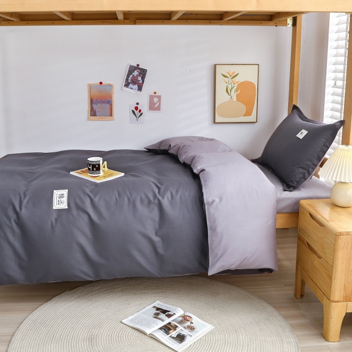 91家纺网 家纺一手货源 找家纺 乐旗家纺 2025新款全棉13372印花学生上下铺套件宿舍三件套 深灰+浅灰