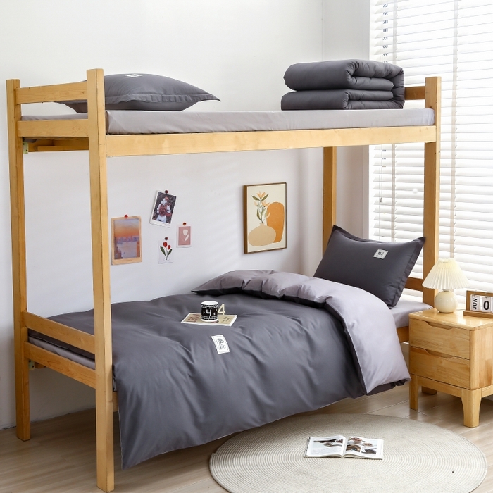 91家纺网 家纺一手货源 找家纺 乐旗家纺 2025新款全棉13372印花学生上下铺套件宿舍三件套 深灰+浅灰