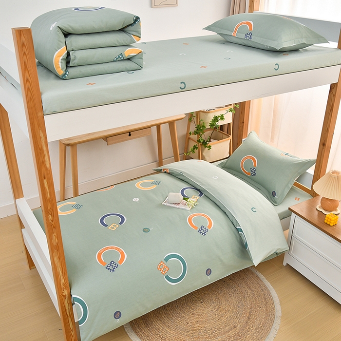 91家纺网 家纺一手货源 找家纺 乐旗家纺 2025新款全棉13372印花学生上下铺套件宿舍三件套 维卡