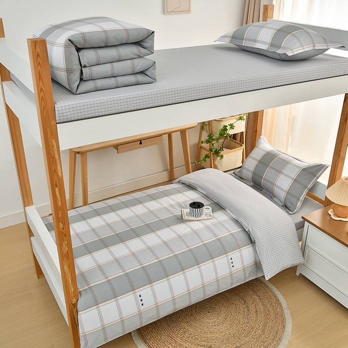 91家纺网 家纺一手货源 找家纺 乐旗家纺 2025新款全棉13372印花学生上下铺套件宿舍三件套 闲趣-灰