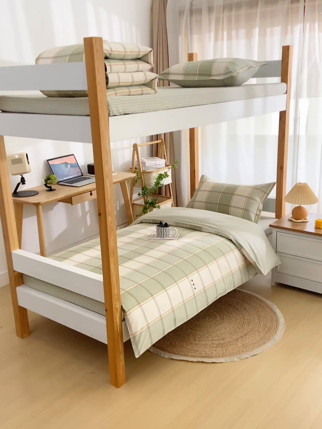 91家纺网 家纺一手货源 找家纺 乐旗家纺 2025新款全棉13372印花学生上下铺套件宿舍三件套 闲趣-绿