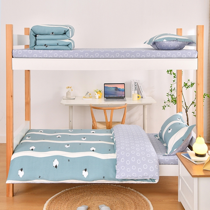 91家纺网 家纺一手货源 找家纺 乐旗家纺 2025新款全棉13372印花学生上下铺套件宿舍三件套 羊羊羊-蓝