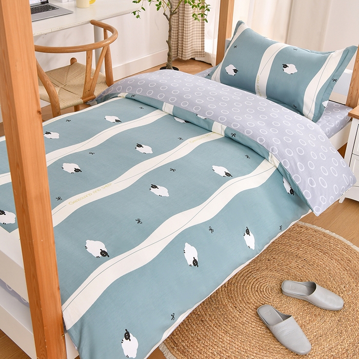 91家纺网 家纺一手货源 找家纺 乐旗家纺 2025新款全棉13372印花学生上下铺套件宿舍三件套 羊羊羊-蓝