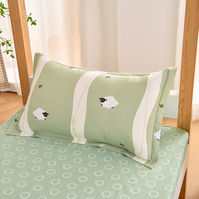 91家纺网 家纺一手货源 找家纺 乐旗家纺 2025新款全棉13372印花学生上下铺套件宿舍三件套 羊羊羊-绿