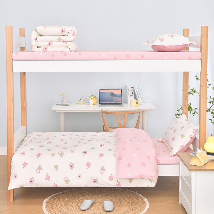 91家纺网 家纺一手货源 找家纺 乐旗家纺 2025新款全棉13372印花学生上下铺套件宿舍三件套 映然