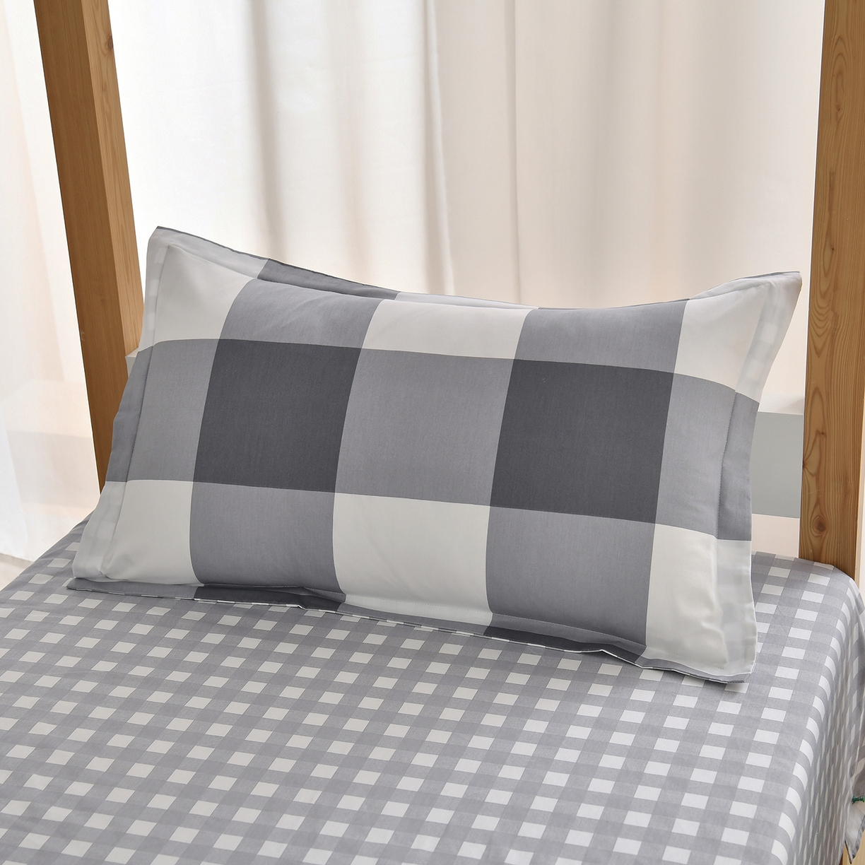 91家纺网 家纺一手货源 找家纺 乐旗家纺 2025新款全棉13372印花学生上下铺套件宿舍三件套 校园笔记-灰