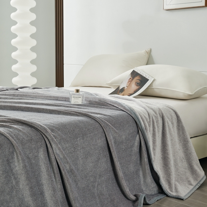 91家纺网 家纺一手货源 找家纺 馨米莱家纺 2025新款阳离子提花毯 浅灰色