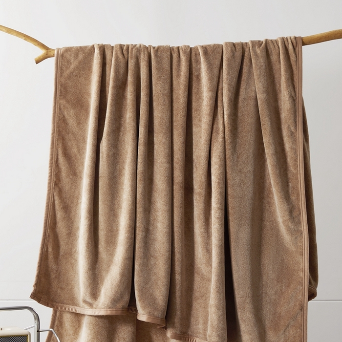 91家纺网 家纺一手货源 找家纺 馨米莱家纺 2025新款阳离子提花毯 驼色