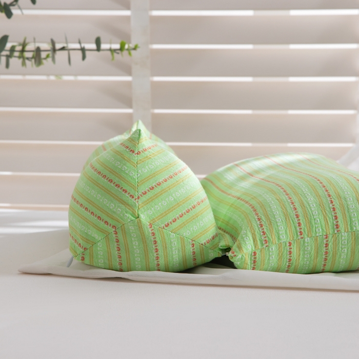 91家纺网 家纺一手货源 找家纺 佳合枕芯 2025新款新品全棉水洗棉三角组合款荞麦护颈椎枕 枕头枕芯 提花三角组合荞麦枕-深绿色 三角35*15方枕35*20/只