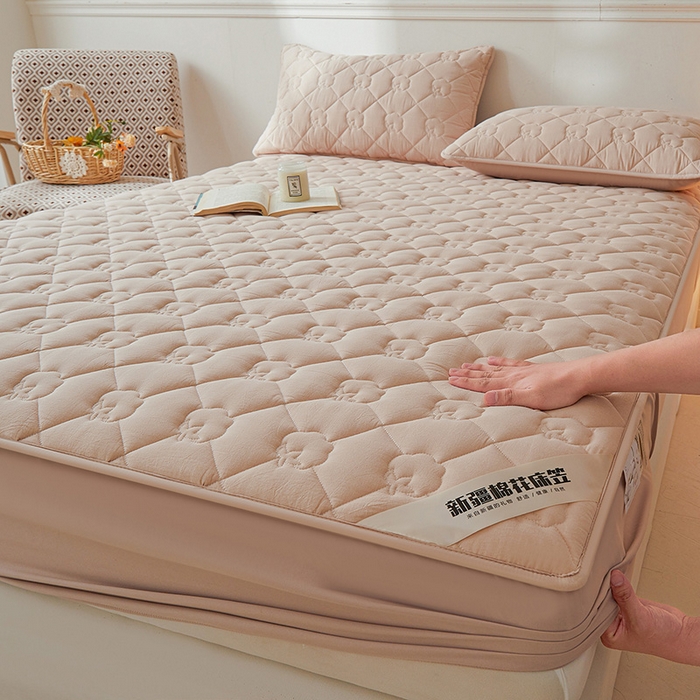 91家纺网 家纺一手货源 找家纺 西域种棉人·千百笠 2025新款A类抗菌100%新疆棉花填充夹棉纯棉床笠母婴级床笠单件床罩保护罩套全 娴雅床笠-咖