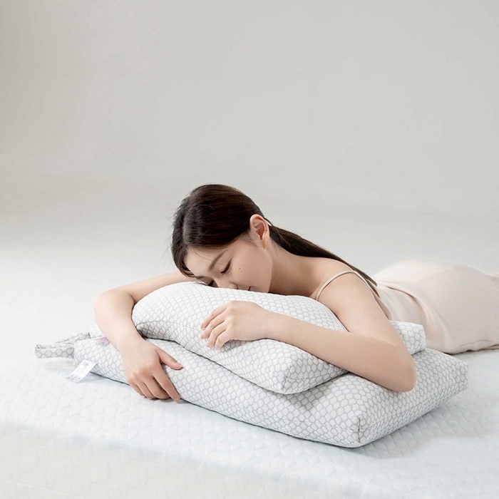 91家纺网 家纺一手货源 找家纺 蝶飞舞 2025新款记忆棉水立方保健舒睡枕头枕芯 灰色 30*50cm