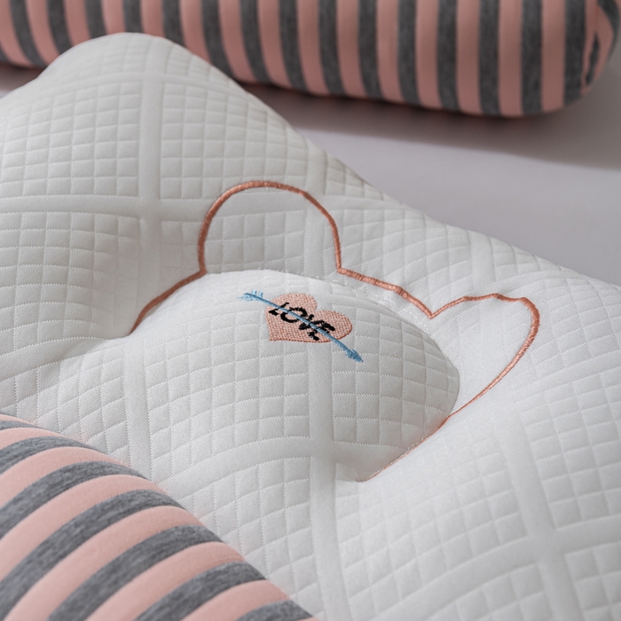 91家纺网 家纺一手货源 找家纺 蝶飞舞 2025新款针织刺绣情侣款猫咪枕头枕芯 护颈蓝色 48*74cm/800g