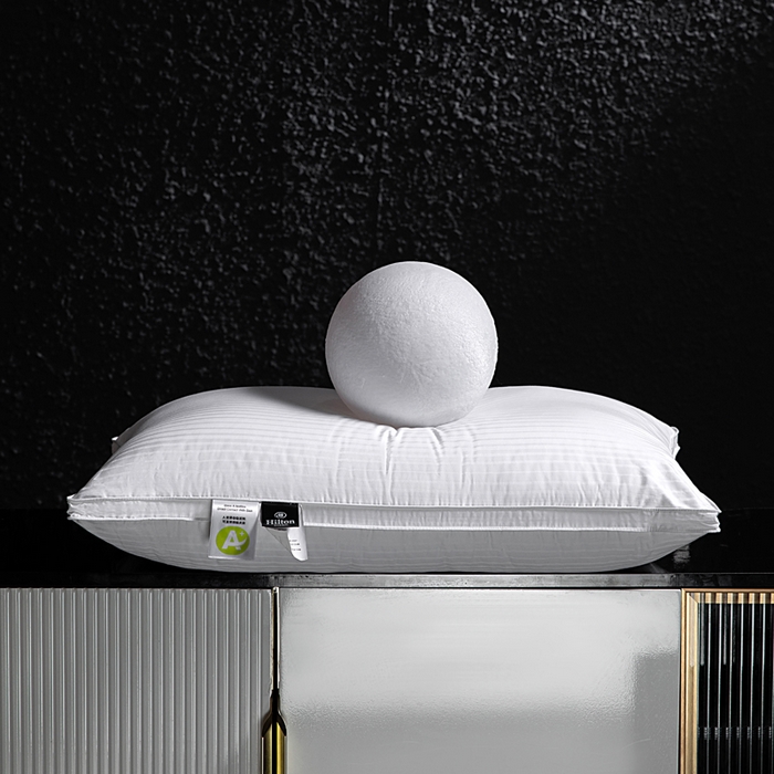 91家纺网 家纺一手货源 找家纺 蝶飞舞 2025新款五星酒店全棉缎条鹅毛枕头枕芯 银灰 1100g