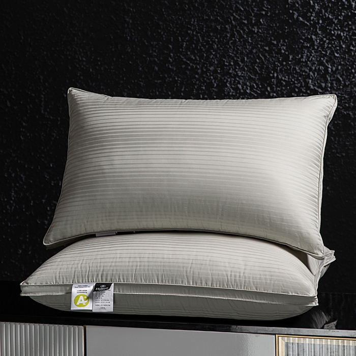 91家纺网 家纺一手货源 找家纺 蝶飞舞 2025新款五星酒店全棉缎条鹅毛枕头枕芯 银灰 1200g