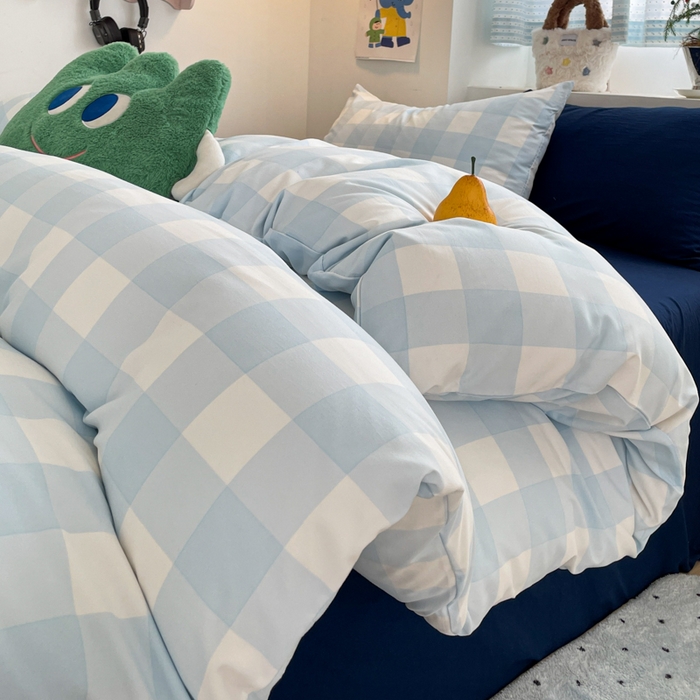 91家纺网 家纺一手货源 找家纺 雨帆家纺 2025新款时尚印花水洗棉混搭四件套 蓝格绅士