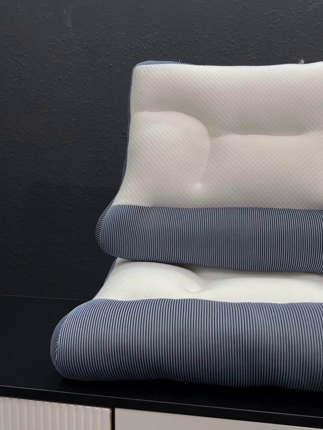 91家纺网 家纺一手货源 找家纺 （总）蝶飞舞 2025新款反牵引颈椎分区枕头枕芯