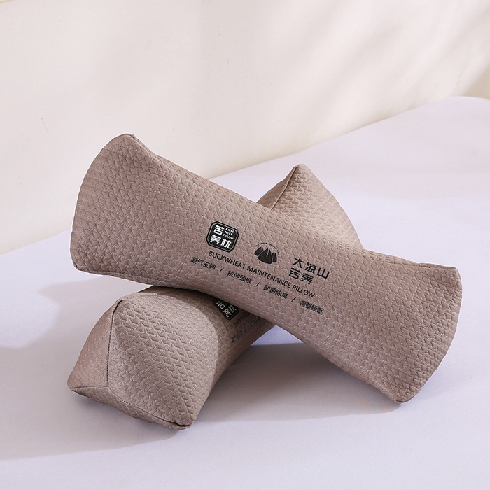 91家纺网 家纺一手货源 找家纺 蝶飞舞 2025新款大凉山苦荞麦颈椎枕头枕芯 圆形-米色 45*15*8cm