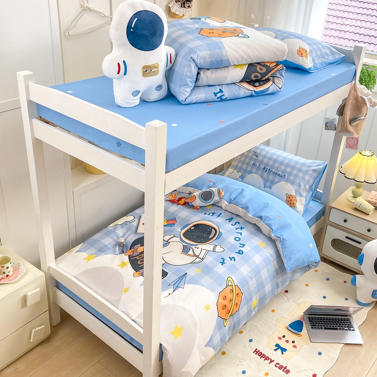 91家纺网 家纺一手货源 找家纺 博雅 2025新款全棉纯棉学生宿舍上下铺六件套-宇航员系列 滑板宇航员