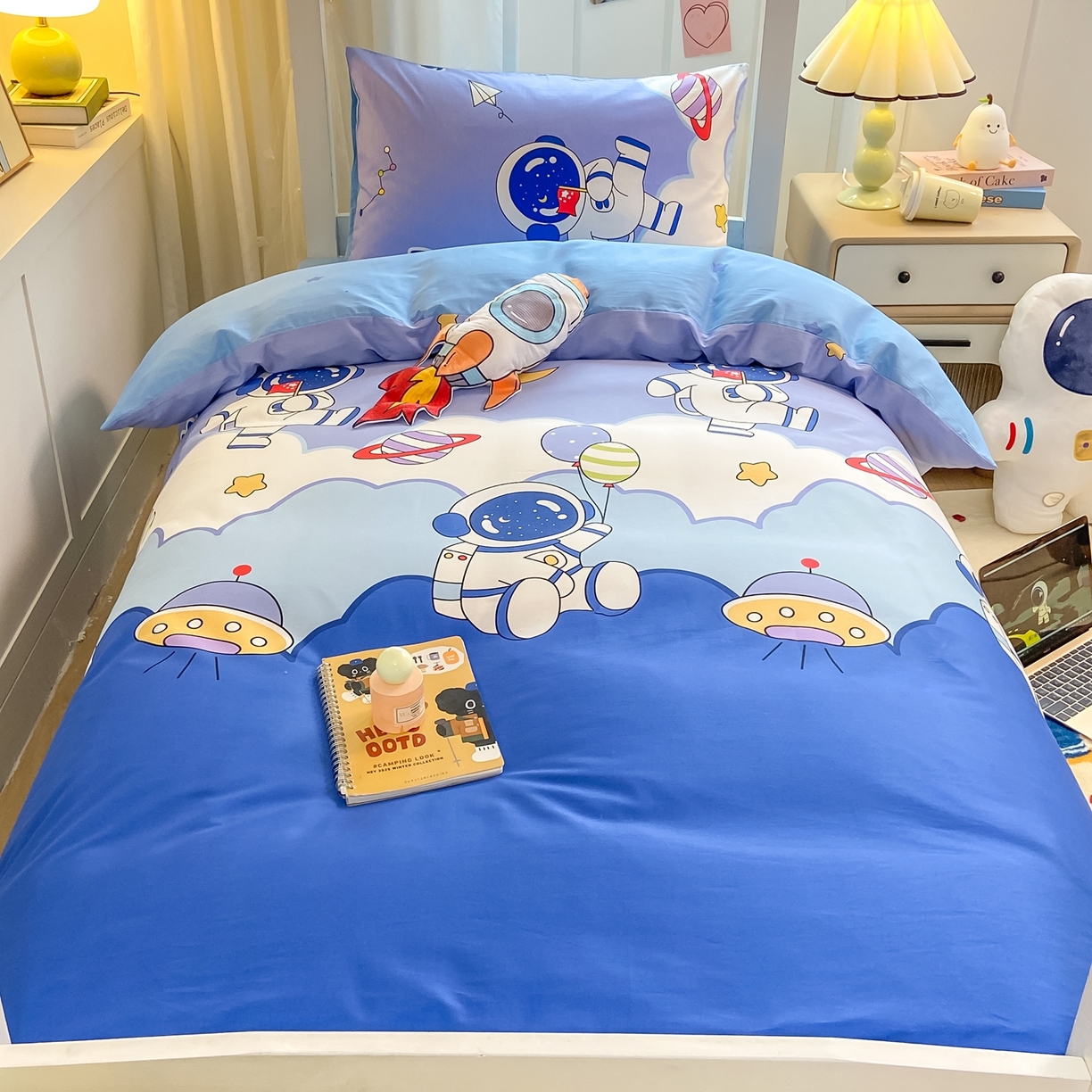 91家纺网 家纺一手货源 找家纺 博雅 2025新款全棉纯棉学生宿舍上下铺六件套-宇航员系列 太空漫步