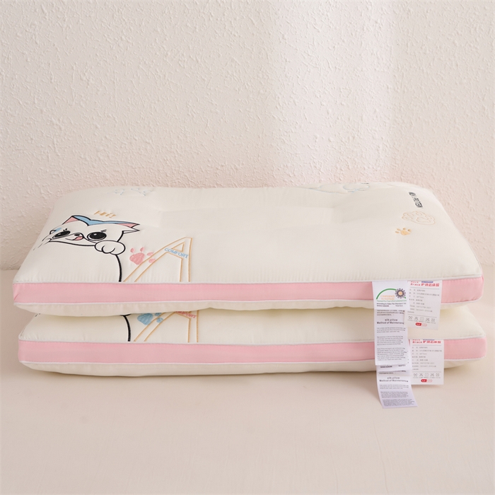 91家纺网 家纺一手货源 找家纺 蝶飞舞 2025新款萌萌猫情侣枕亲子学生枕头枕芯 萌萌猫-粉色 48*74cm/800g