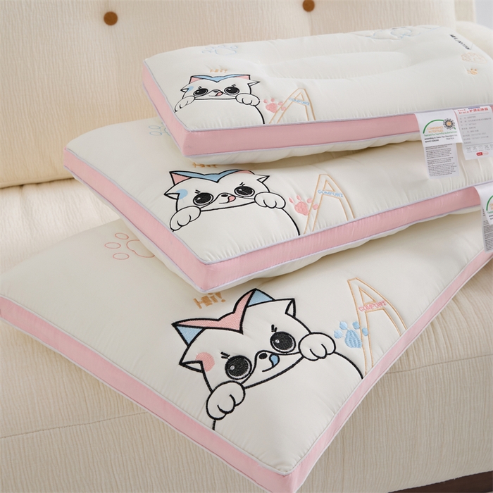 91家纺网 家纺一手货源 找家纺 蝶飞舞 2025新款萌萌猫情侣枕亲子学生枕头枕芯 萌萌猫-粉色 40*60cm